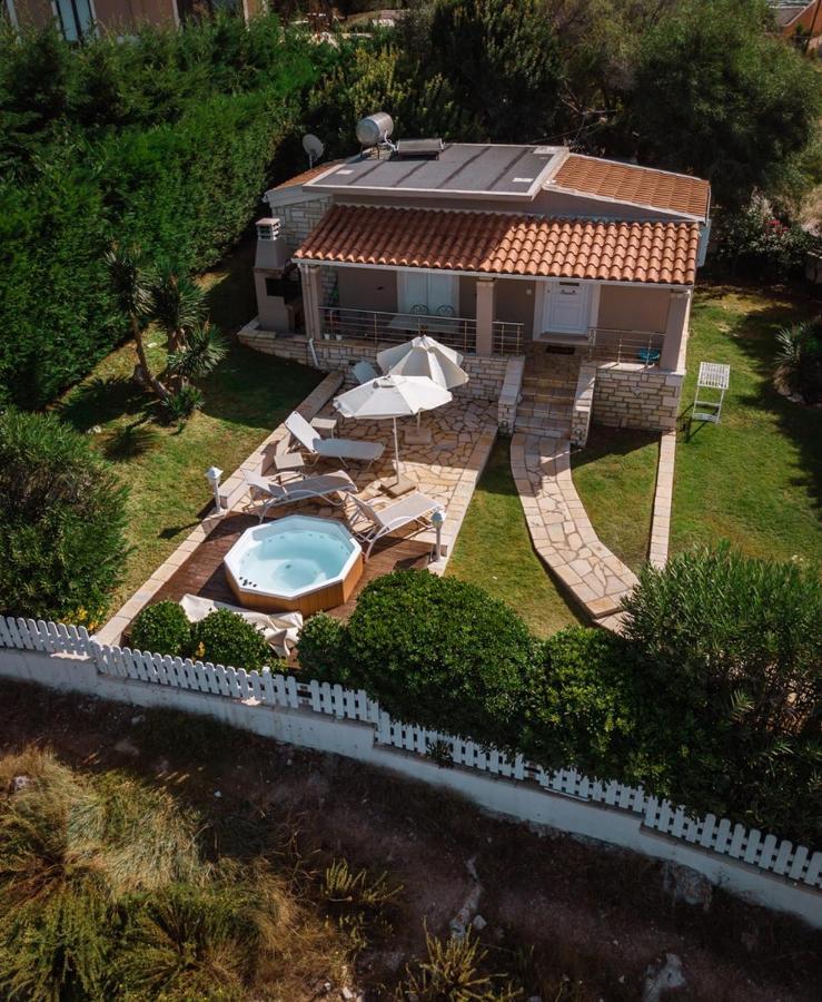 Neptune Sea House - Beachfront Agios Spyridon  Ngoại thất bức ảnh