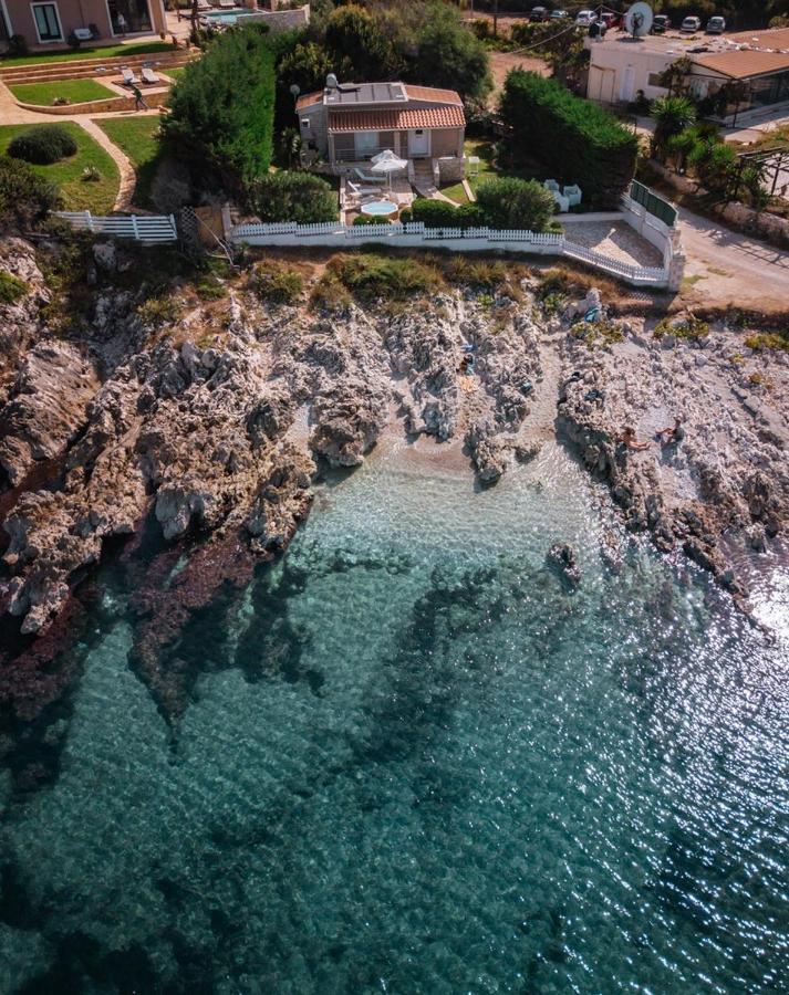 Neptune Sea House - Beachfront Agios Spyridon  Ngoại thất bức ảnh